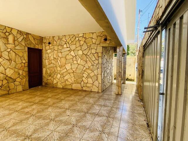 #1690 - Casa para Venda em Franca - SP