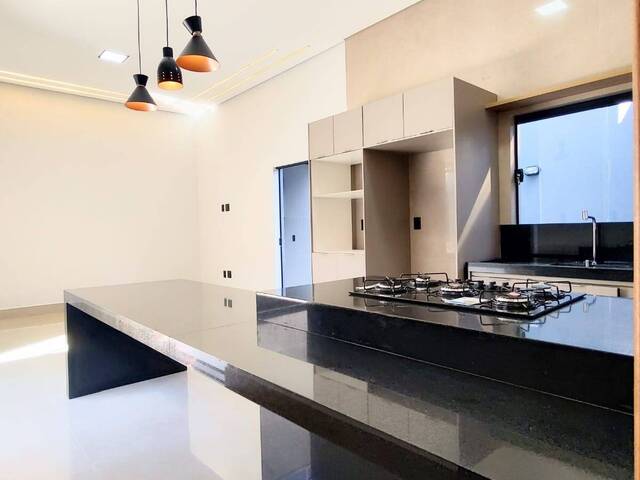 #1696 - Casa para Venda em Franca - SP