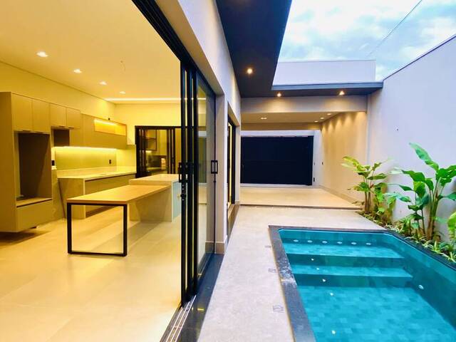 #1694 - Casa para Venda em Franca - SP