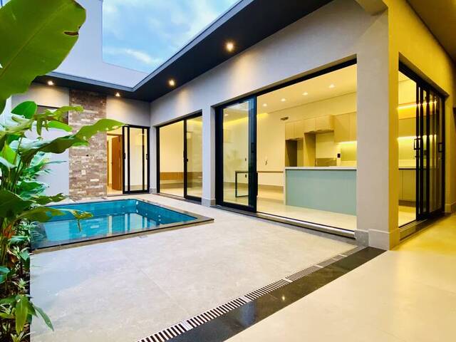 #1694 - Casa para Venda em Franca - SP