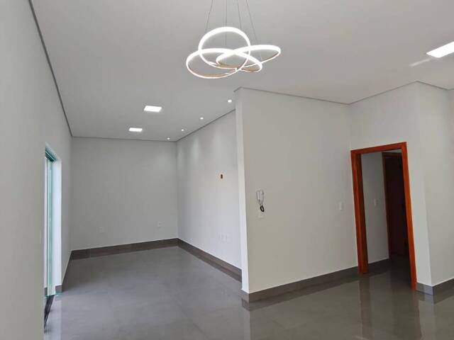 #1734 - Casa para Venda em Franca - SP