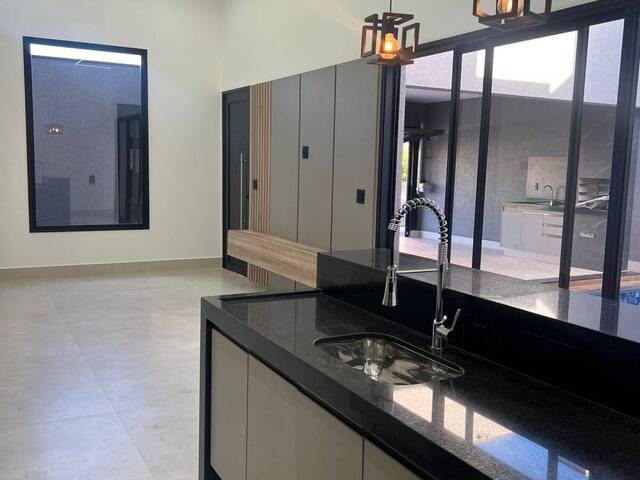 #1790 - Casa para Venda em Franca - SP